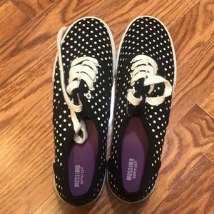 Polka dot black and white sneakers!!